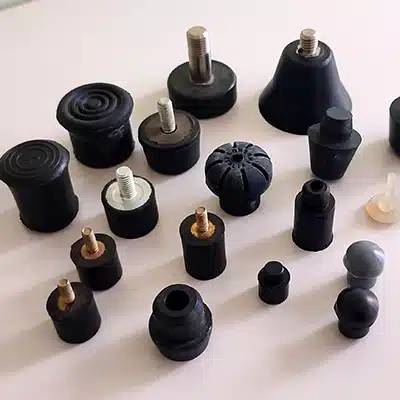 Piedini in gomma con inserti in metallo